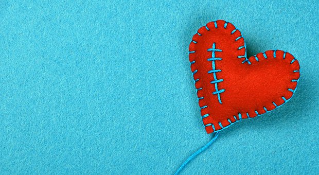 Ein Herz kann man doch reparieren: Stimmt die emotionale Kundenbindung, verkraftet die Beziehung zwischen Kunde und Unternehmen auch Pannen und Fehlverhalten - so lange sie Einzelfälle bleiben.