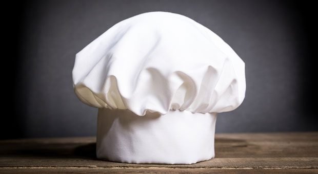 In Billy Wagners Restaurant ist es am Wochenende und an Feiertagen jetzt 25 Euro teurer – bei gleicher Speisekarte und gleichem Service. Von dem Gewinn kann Wagner unter anderem einen zweiten Koch bezahlen.