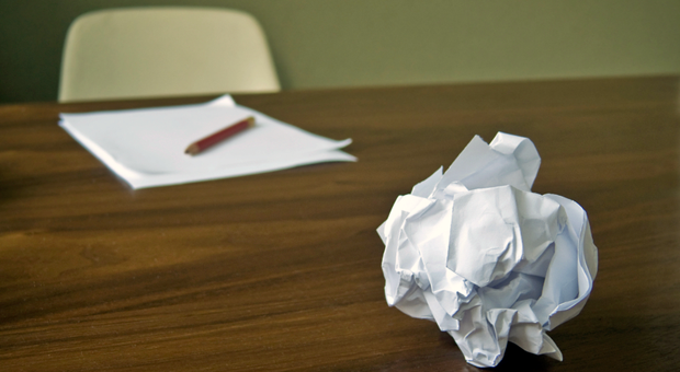 Das Bewerbungsanschreiben treibt viele Kandidaten in die Verzweiflung. Wer es Bewerbern einfach machen will, ermöglicht daher die Bewerbung ohne Anschreiben.