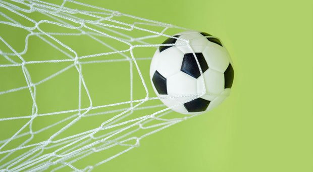 Eigentor! Manchmal gehen die Rabatt- und Werbeaktionen von Unternehmen zur WM richtig nach hinten los - und kosten Unsummen oder kratzen am Image der Firma.