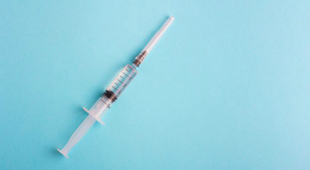 Wer hat Angst vorm kleinen Pieks? Am besten keiner: Eine Grippeimpfung kann Ausfallzeiten vorbeugen.