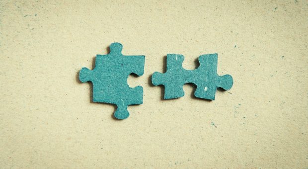 Das passt! Wer beim Recruiting auf Empfehlungen von Mitarbeitern setzt, findet  Kandidaten, die die Werte des Unternehmens teilen.