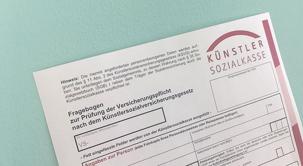 Die Mitgliedschaft in der Künstlersozialkasse hat für Selbstständige viele Vorteile.