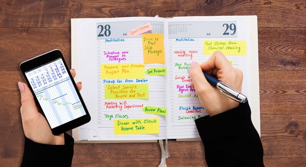 Terminchaos kann man besser mit digitaler Aufgabenverwaltung in den Griff kriegen.