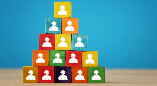 Hierarchien sollte es bei der agilen Führung zwar schon noch geben - aber keine, die in Stein gemeiselt sind.