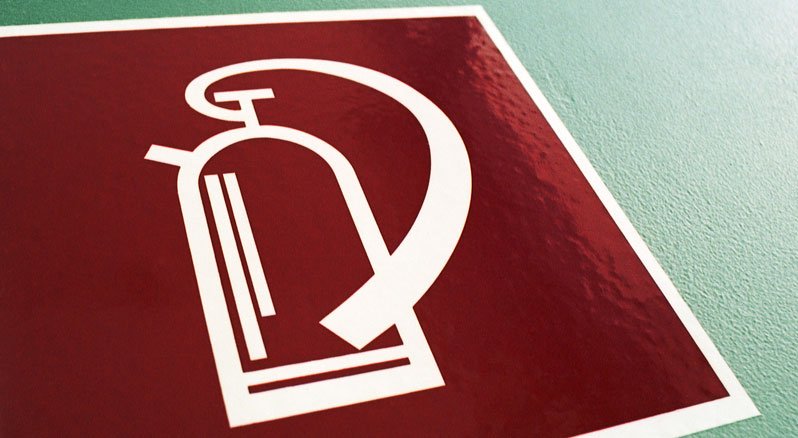 Durch die offene Tür platzen ständig Mitarbeiter mit ihren Nöten herein. Aber muss Chef wirklich gleich jeden Brand löschen?