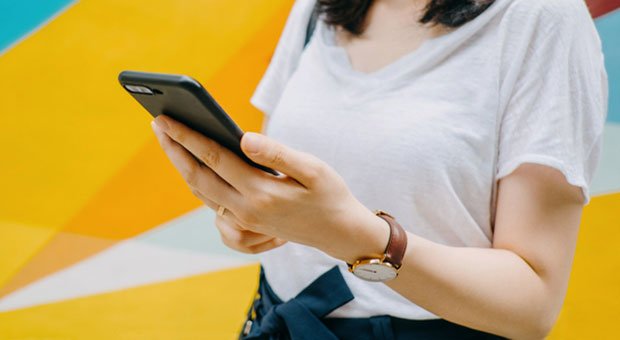 Facebook Ads oder Google Ads: Finden Sie heraus was sich für Ihre Firma bezahlt macht.