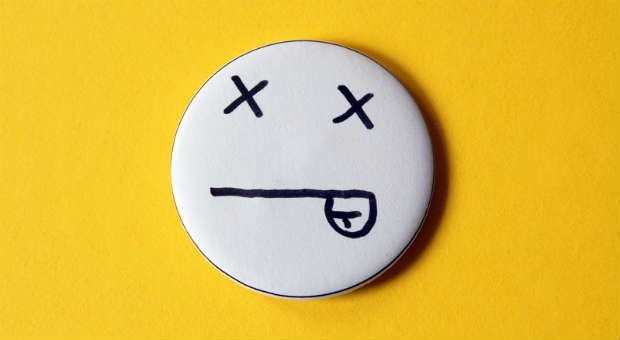 Die Arbeitnehmerzufriedenheit ist niedrig? Das könnte mit dem Alter der Mitarbeiter zusammenhängen.