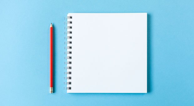 Drei Blatt Papier, ein Stift und eine halbe Stunde Zeit - mehr braucht man nicht, um Morgenseiten zu schreiben.