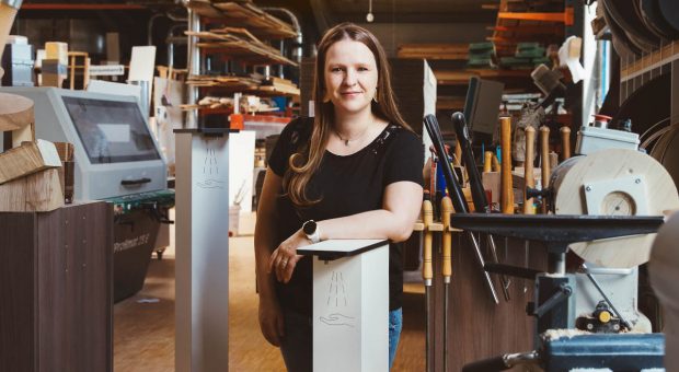 Juliane Hübner hat mit Yourhyg einen Hersteller für Designhygienespender gegründet.