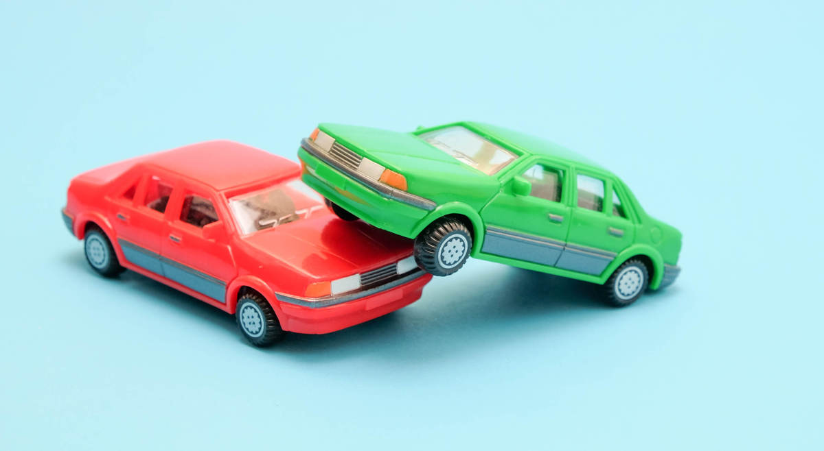 Beim Wechsel der Kfz-Versicherung können Unternehmer Geld sparen.