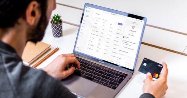 Qonto: Unternehmensausgaben flexibel managen 