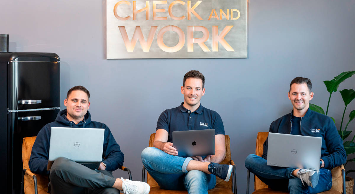 Markus Holl, Marcel Jäger und Martin Holl (v.l.n.r.) haben gemeinsam Check and Work gegründet, eine Kooperationsplattform für Handwerbsbetriebe.