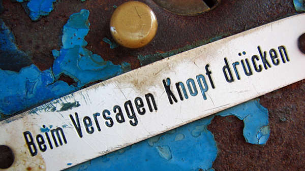 Ein Alarm, der losgeht, wenn jemand einen Fehler macht? Nun, zumindest dürfte man so die Aufmerksamkeit seiner Mitarbeiter sicher haben ...