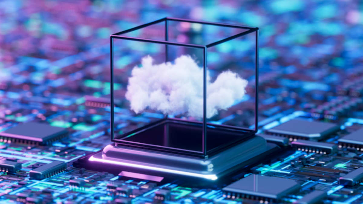 Wolke die in einem Kasten, angeschlossen an einem Motherboard, schwebt.