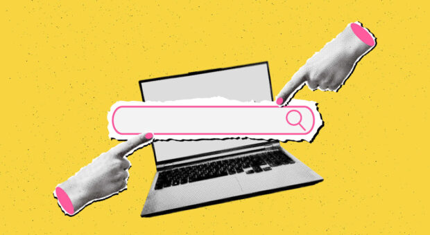 Collage von zwei Händen, die auf eine Suchmaschinen-Leiste zeigen, mit einem Laptop im Hintergrund