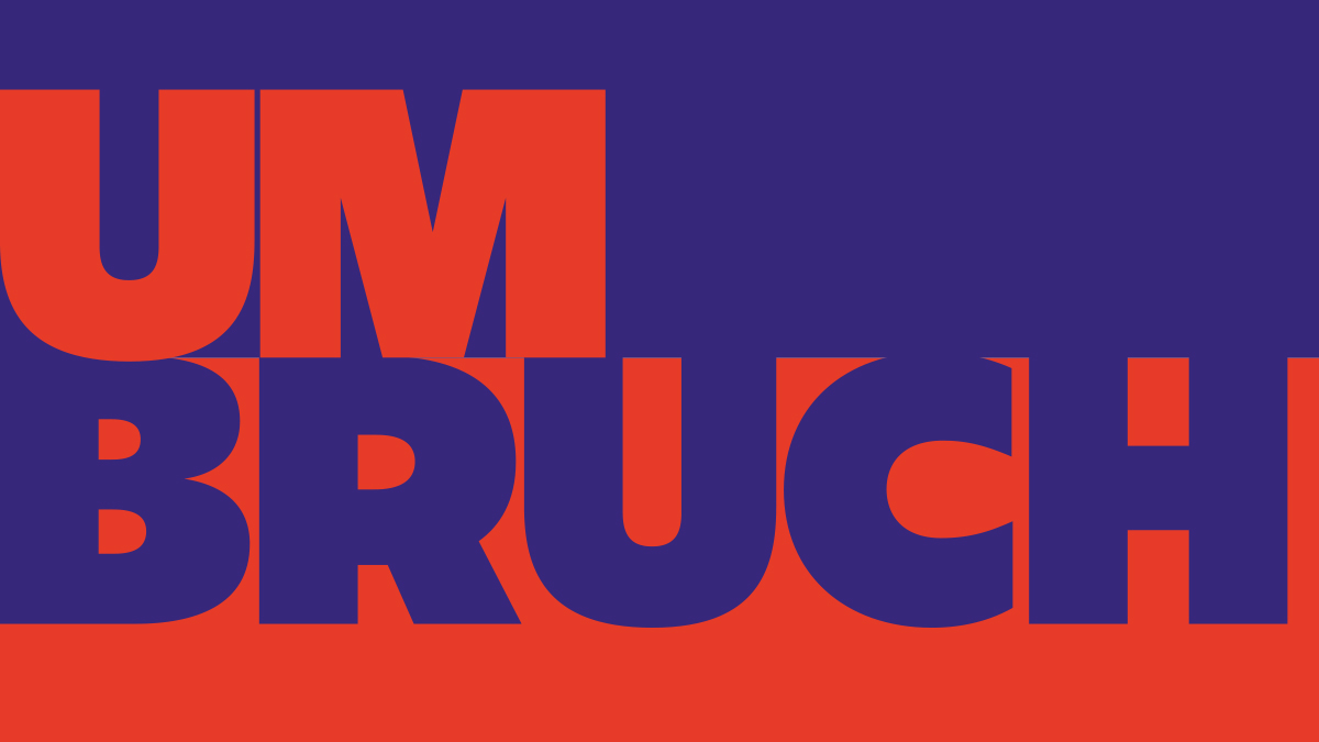 Schriftzug "UMBRUCH" in rot und lila auf rot-lila geteiltem Hintergrund