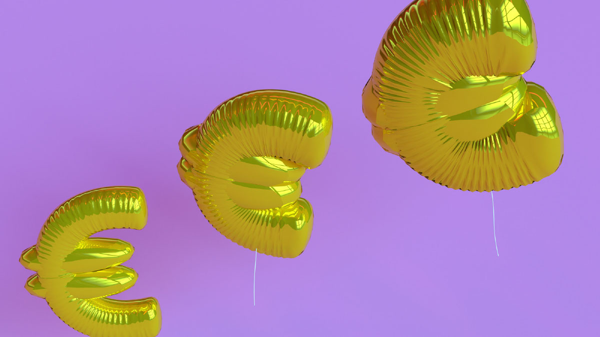 Drei goldene Luftballons in Form des Euro-Zeichens vor lila Hintergrund.